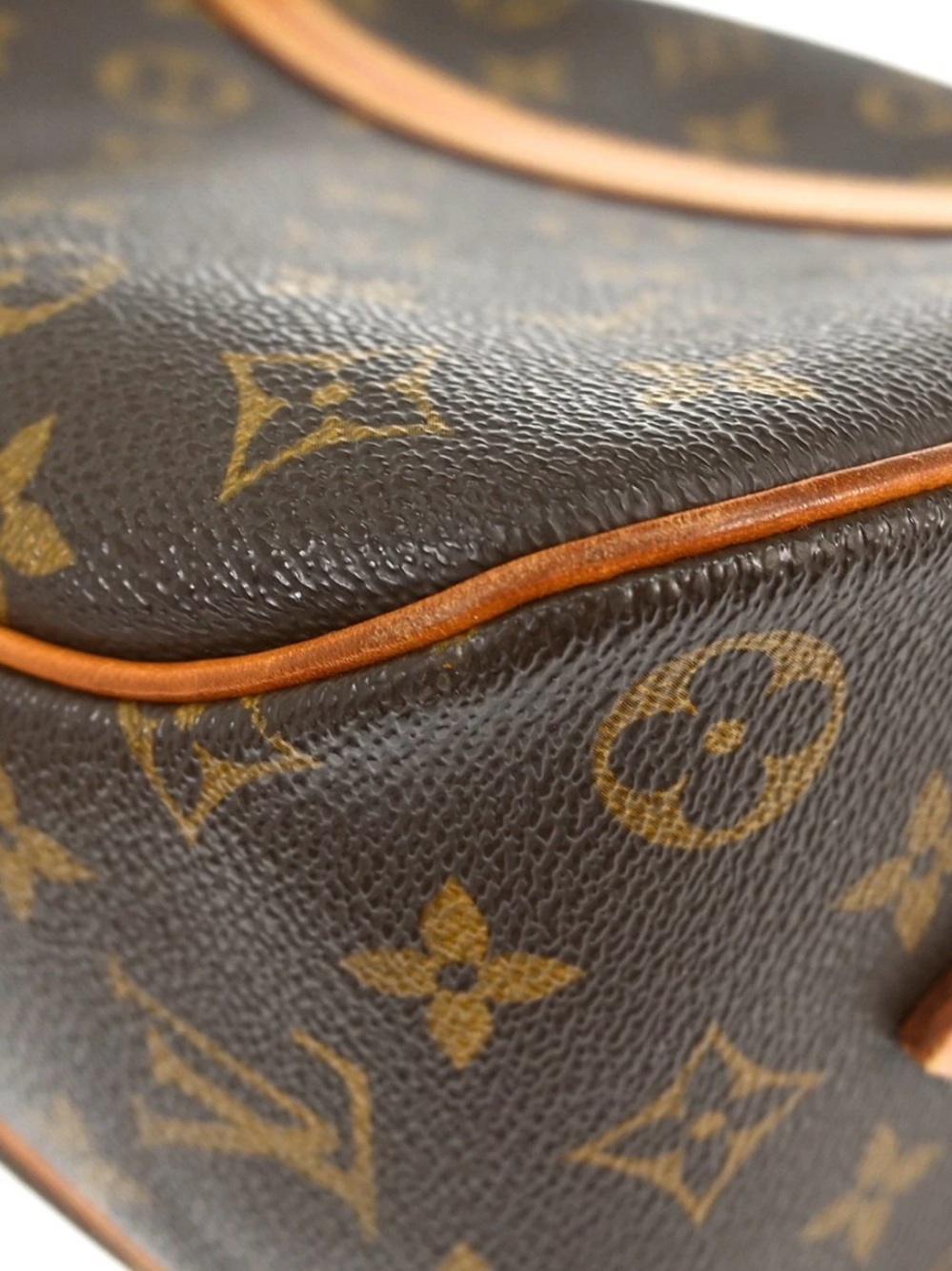 Louis Vuitton Blois Monogram Canvas Dome crossbody Bag with Vachetta Trim - Picture 7 of 15